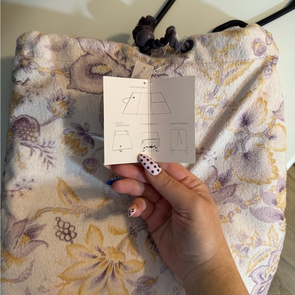 New with tags victoria’s secret beach towel with backpack holder - Picture 4 of 5